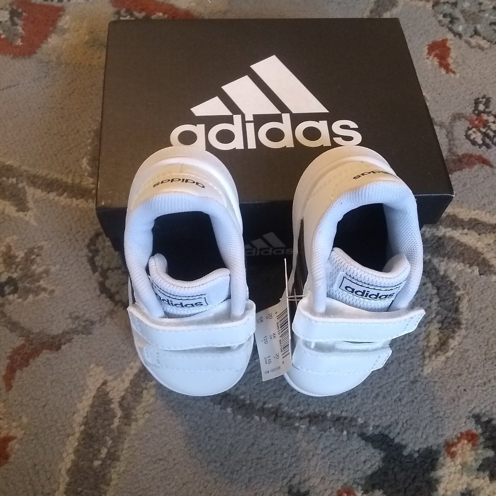 Adidas NEW white tennis shoes size 5